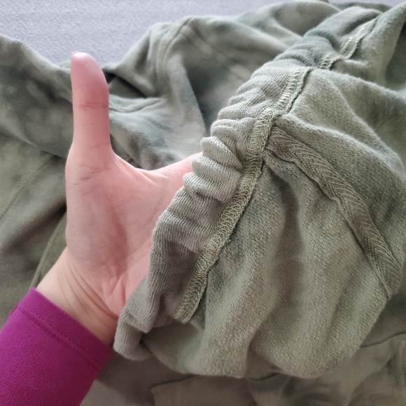 SET*Old Navy tye-dyed hoodie and sweatpants set - Picture 8 of 9